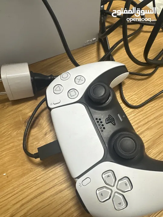 •	بلايستيشن 5 (PS5) بحالة ممتازه