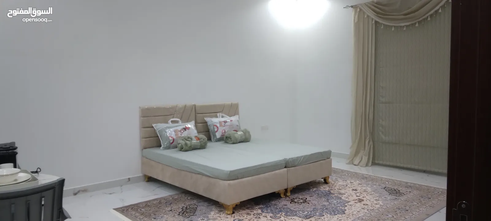 غرفة كبيرة جدا ، العوائل فقط، ايجار شهري 110، master room for rent, only family