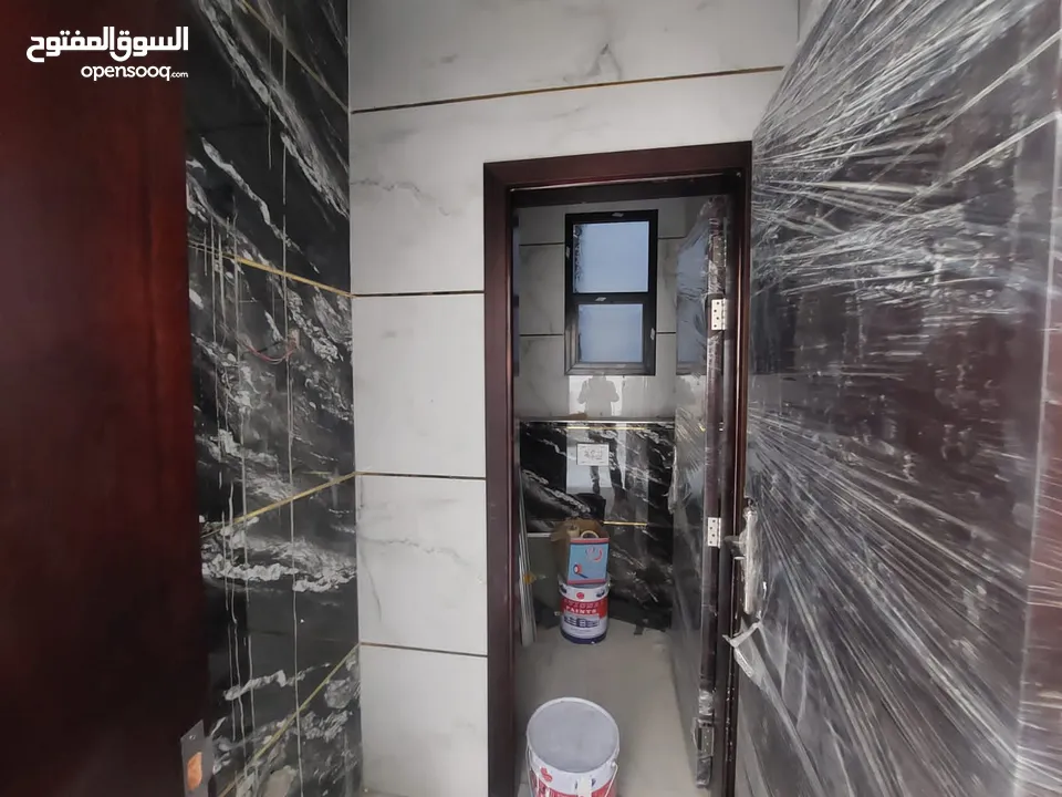 للبيع 2 فيلا تاون هاوس كبيره ارضى + 2 تشطيب سوبر ديلوكس For sale 2 large townhouse villas, g+2