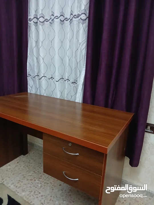 مكتب جديد لم يستعمل بعد بني بحالة الوكالة