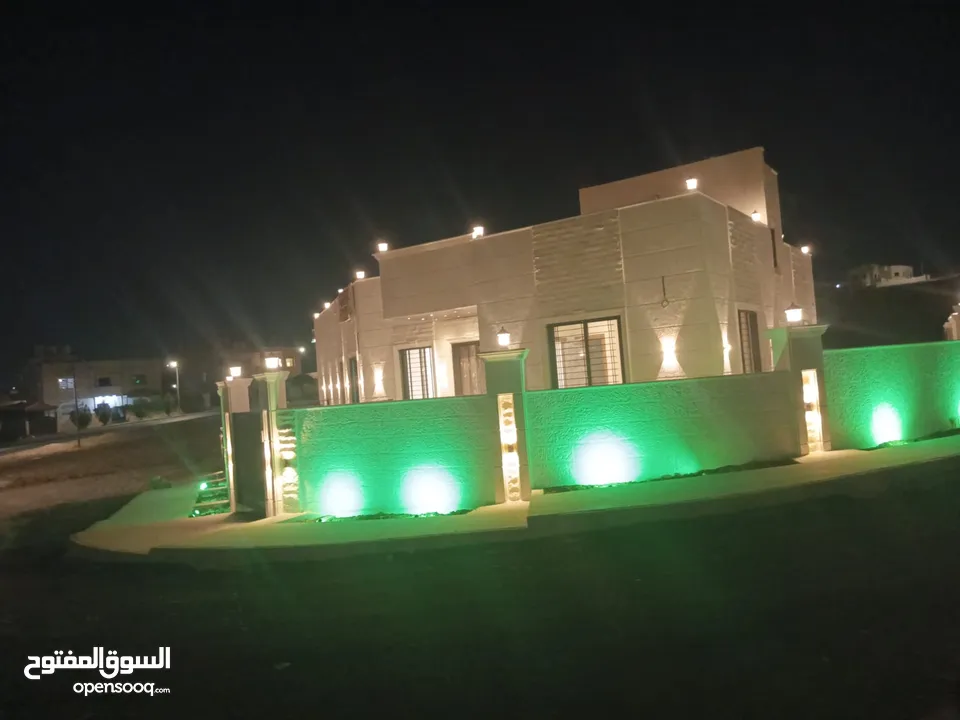 قطع اراضي المستنده الطبقه والمستنده موقع مميز لقطه 27500 يوجد فيلا بالبيضاء الأرض 500 البناء 240 متر