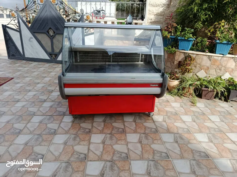 .لاصحاب المطاعم.والملاحم.والسوبرماركت 1.مياكن فرم لحمة واحد فاز استعمال اقل من اسبوع 2.ثلاجة وقف دفة