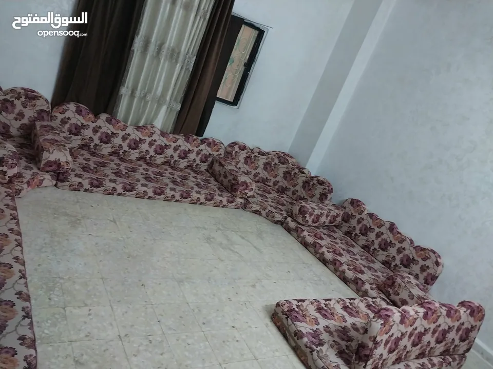 للبيع مجلس عربي بسعر 100 دينار