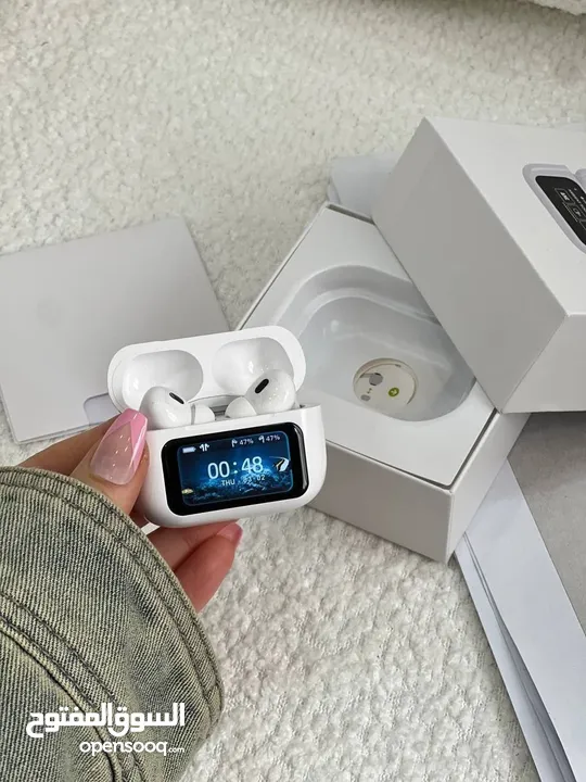 تقدم الآن أحدث سماعات الأذن اللاسلكية ذات الشاشة الفريدة!