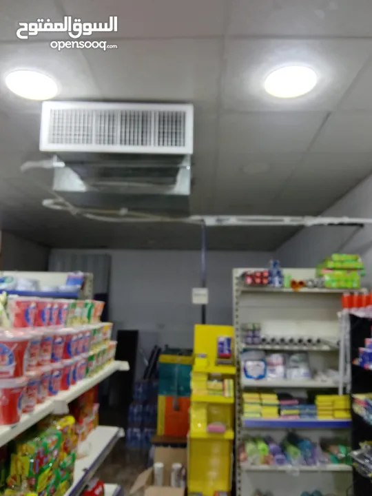 سوبر ماركت يعمل بشكل جيد للبيع بكافة معداته  وبضاعتة لعدم التفرغ