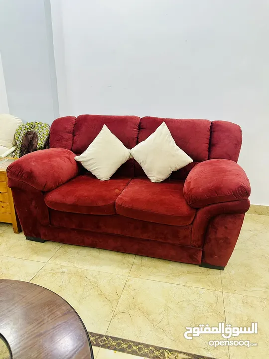 طقم كنب دب11 مقعد بحالة ممتازه