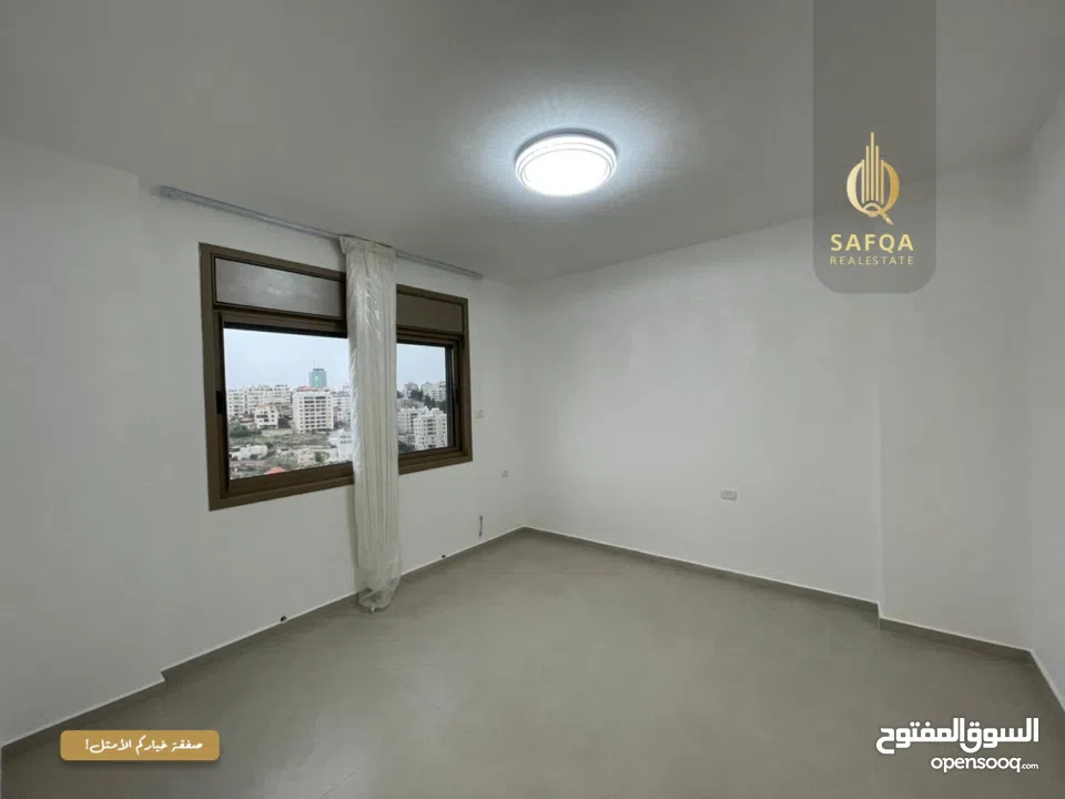 شقة غير مفروشة مميزة بتشطيب عصري واطلالة بالقرب من بنك فلسطين الادارة العامة