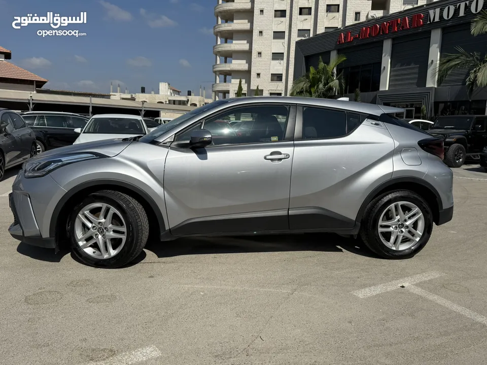 تويوتا C-HR ترخيص 2022 محرك 1800 هايبرد حصان 170