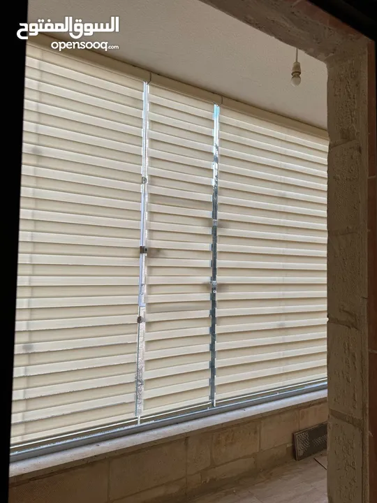 تفصيل وتركيب ستائر لنن تركية بموديلات جديدة  وجميع انواع الستائر (زيبرا رول عامودي و معدنية)