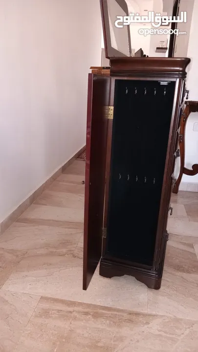 خزانة اكسسوارات وارد امريكا حالة ممتازة
