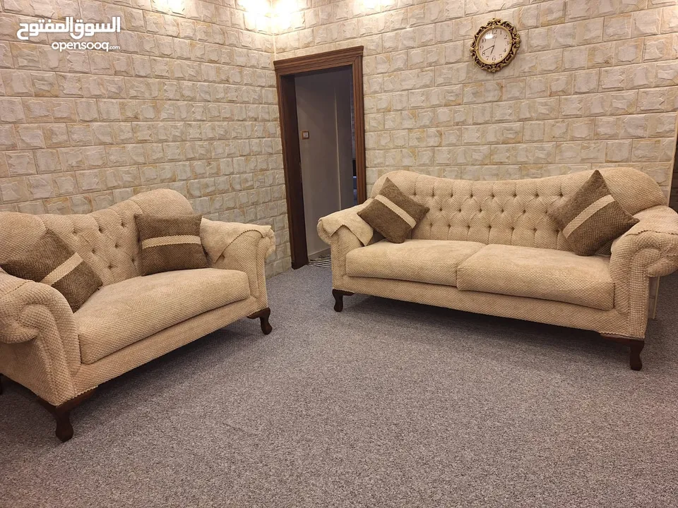 طقم كنب تفصيل زان للبيع بسعر مغري