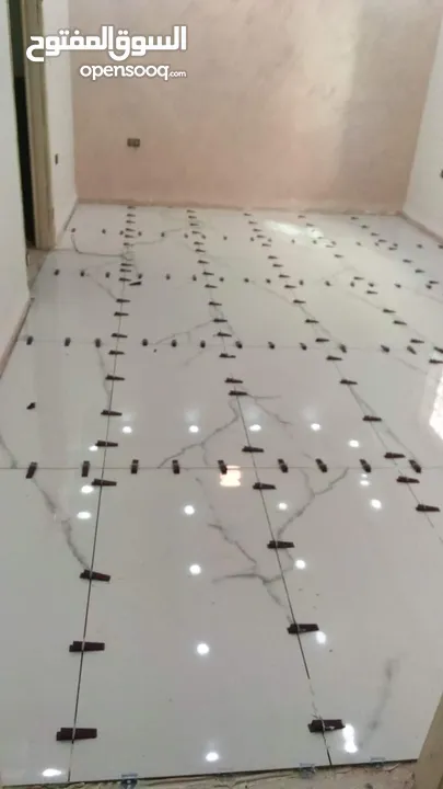 بليط وفني تركيب بديل الرخام وبديل الخشب