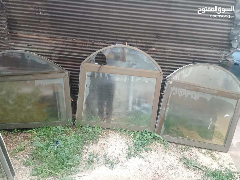 بوابات حديد وشبابيك وشبكات ومناخل للبيع