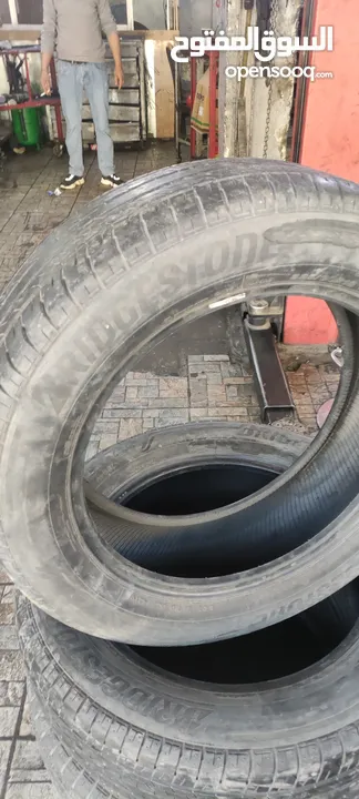 طقم بريجستون 225/60/18 بحاله جيده جداللبيع