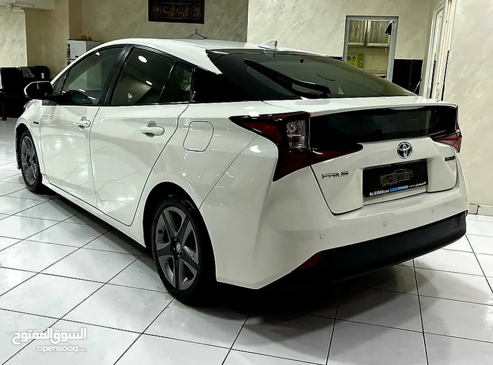 Toyota Prius Persona 2019 وارد اوروبي