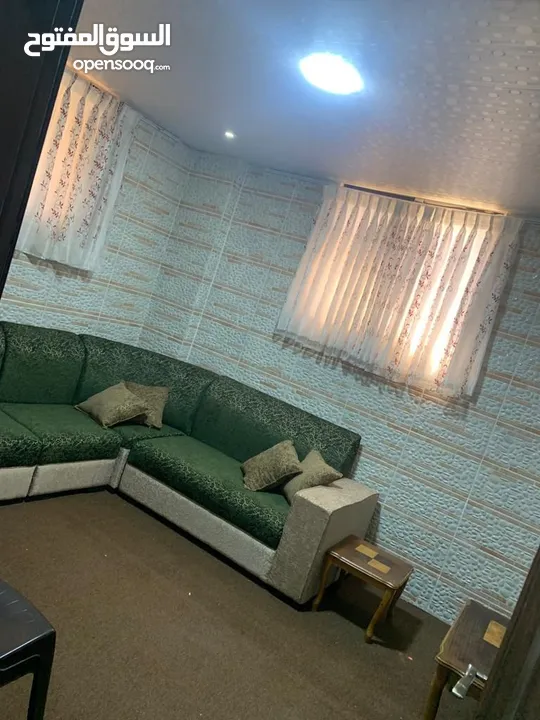 ستوديوهات ومخازن