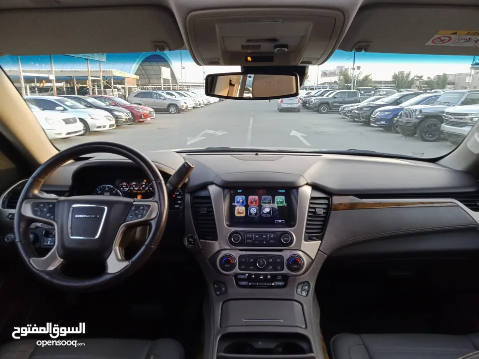 GMC Yukon Denali V8 6.2L Full Option Model 2017