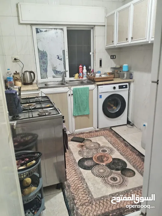 شقة للبيع بالقرب من دوار القبة طابق اول حي هادىء