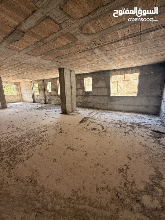 شقة مميزة طابق ارضي مع حديقة خاصة