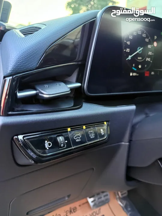 كيا نيرو هايبرد مع فتحة سقف Kia_Niro_Hybrid