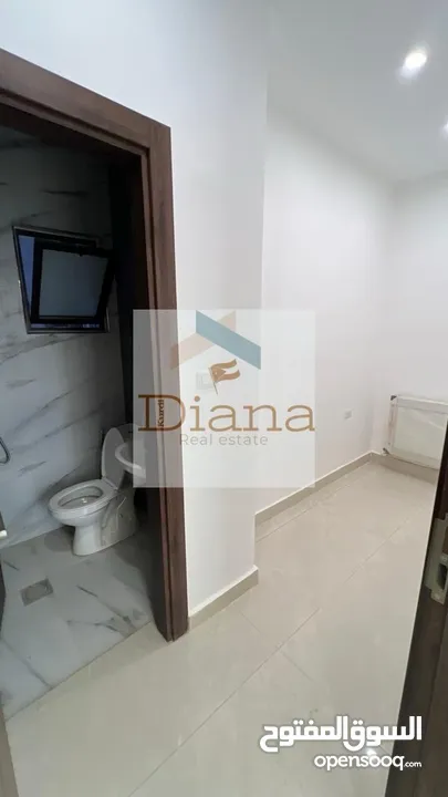 شقة فاخرة للإيجار – لم تُسكن من قبل  طريق المطار - البنيات - 4 نوم - 2 ماستر