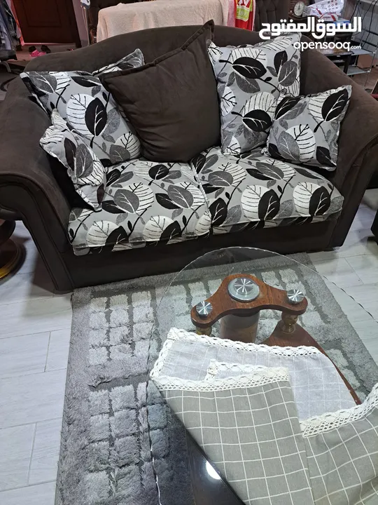 طقم كنب جلوس 8 مقاعد مع الطرابيزات زجاج للبيع