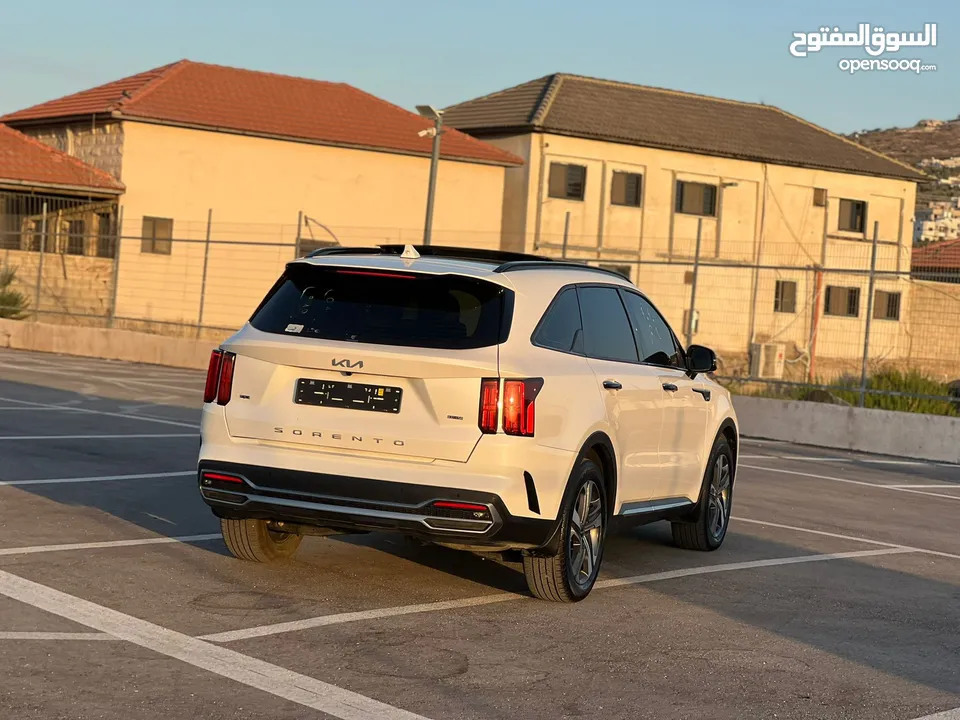 كايا سورينتو /2022 فل الفل  فتحة سقف بانوراما  4x4 ///240Hp بنزين + كهرباء  ( Haybrid) 1600cc
