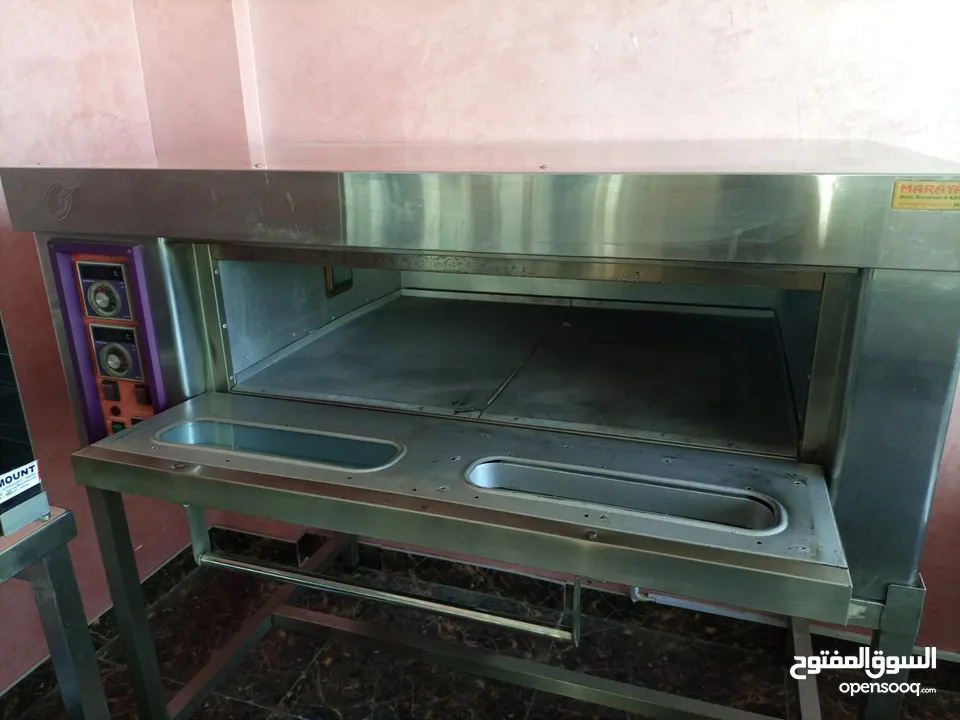 maraya kitchen equipment  pizza oven