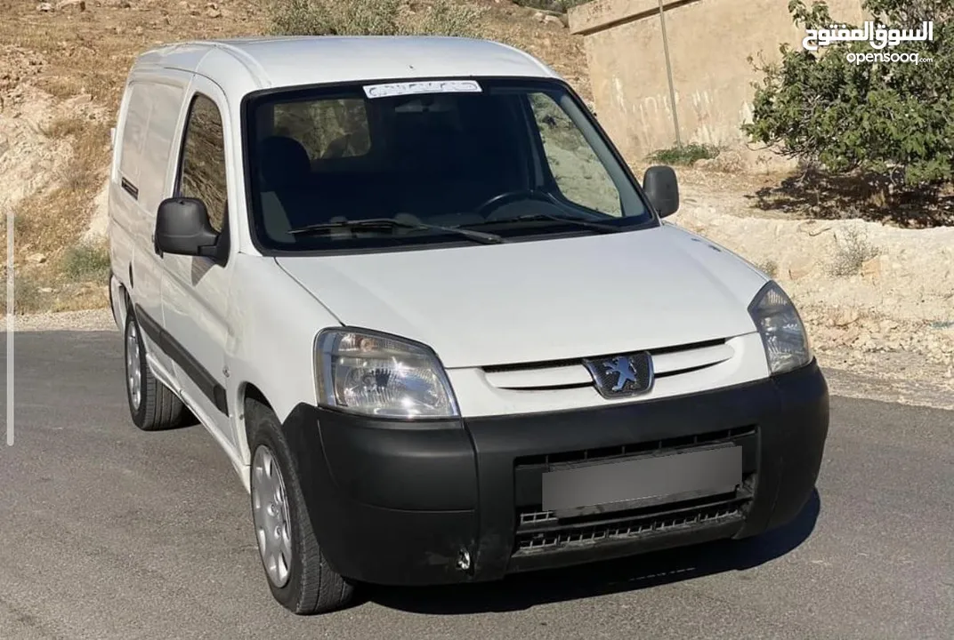 بيجو بارتنر 2013 للاجار الشهري  270 دينار شهرياً