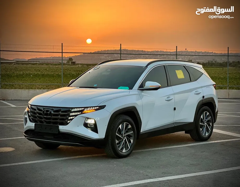 هونداي توسان /2022 فل الفل بدون فتحة سقف  2x4 ///240Hp بنزين + كهرباء  ( Haybrid) 1600cc