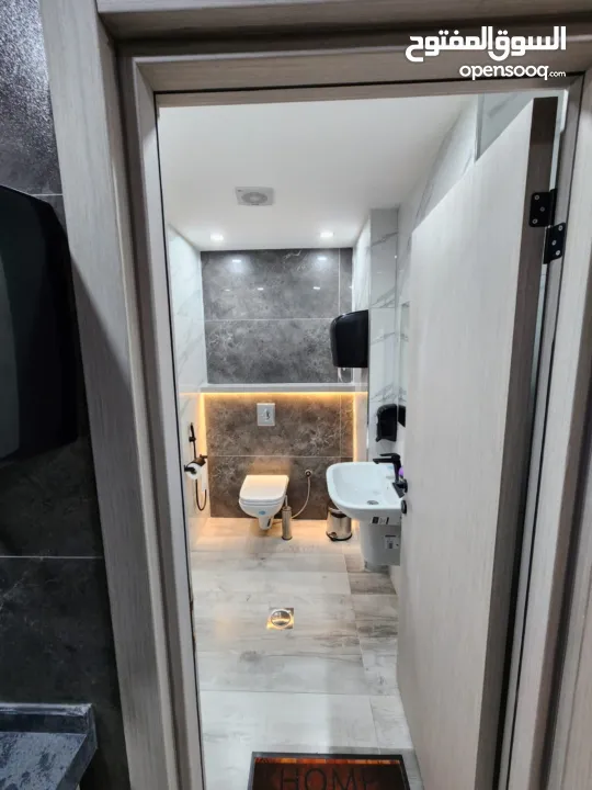 مكتب فخم للإيجار أو البيع