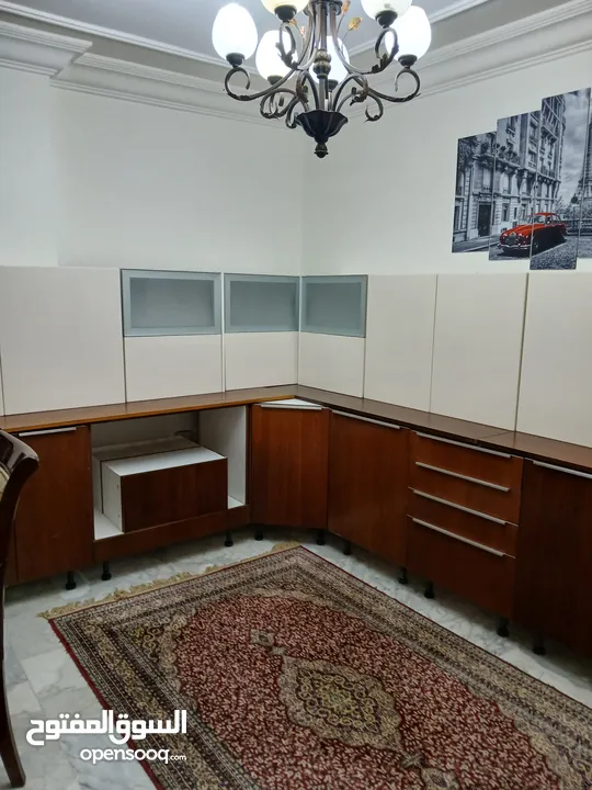 مطبخ خشب جوايكو مميز شبه جديد للبيع بالسعر مميز جدا المطبخ عبارة عن 3 واجهات بحالة الوكالة مميز جدا