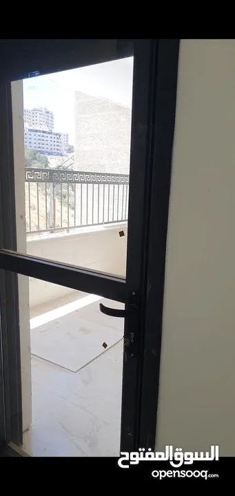 شقة للبيع في عين مصباح شارع الكرمل