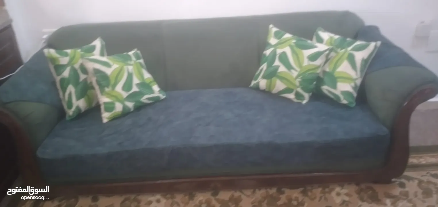 طقم كنب مستعمل نظيف جدا بحاله الوكاله