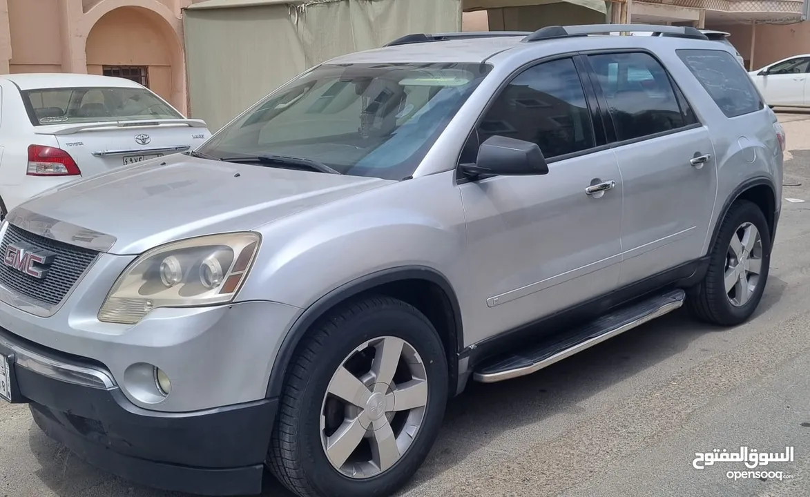 GMC Acadia 2010, Silver Color, SAR. 23,500 (Slightly Negotiable)