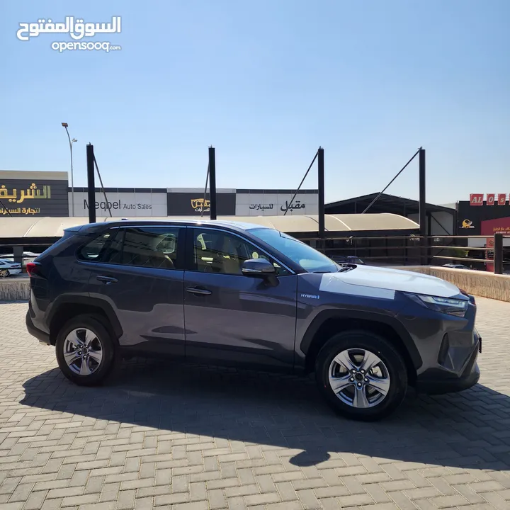 TOYOTA RAV4 Hybrid 4*4 LE 2024