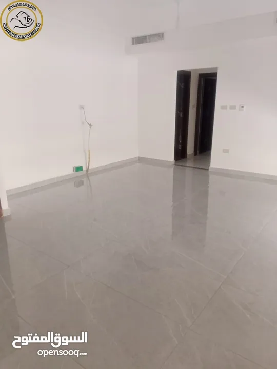 شقة فاخرة للبيع في أم أذينة طابق ثاني 170م تشطيب سوبر ديلوكس لم تسكن