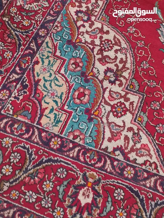 سجاده ايراني يدوي بحاله جيدة نظيفه ولا تحتاج غسيل لاصحاب التراث للمهمتين بالاعمال اليدويه