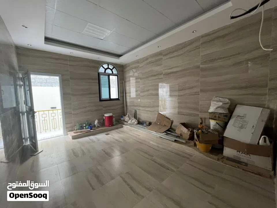 فــــيــــــــــــلا للـــــبيـــــع اول ســـــاكــــن مــــكــــونه مــن 7 غـــــرف و 10 حـــمامات