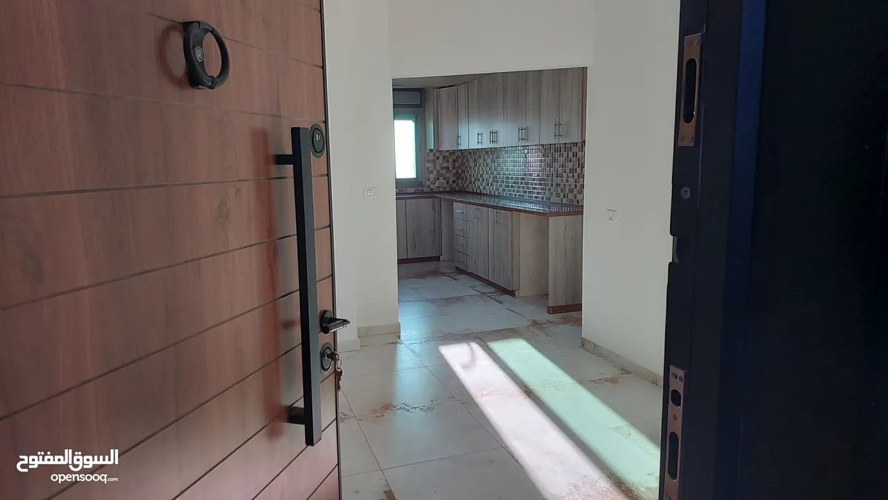 شقة للايجار في منطقة دوار بير المحجر الشارع الرئيسي