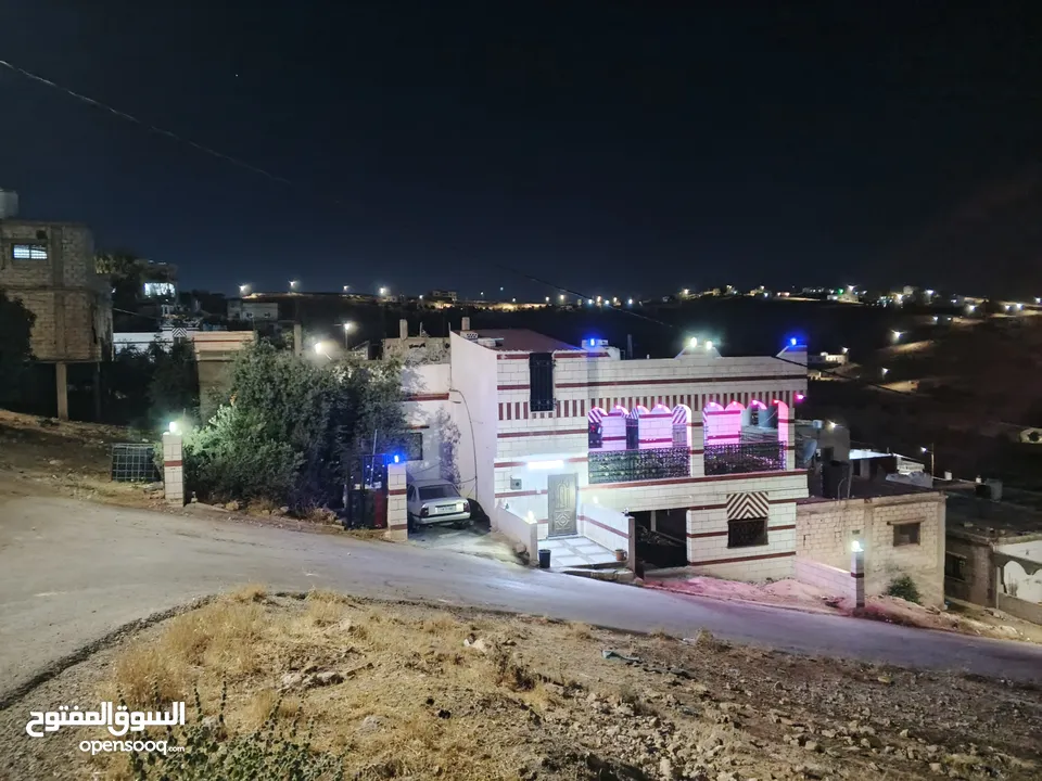 بيت للبيع بداعي السفر الموقع المفرق بلعما الحي الشمالي بجانب مسجد خالد بن الوليد  المالك الشيخ ماجد