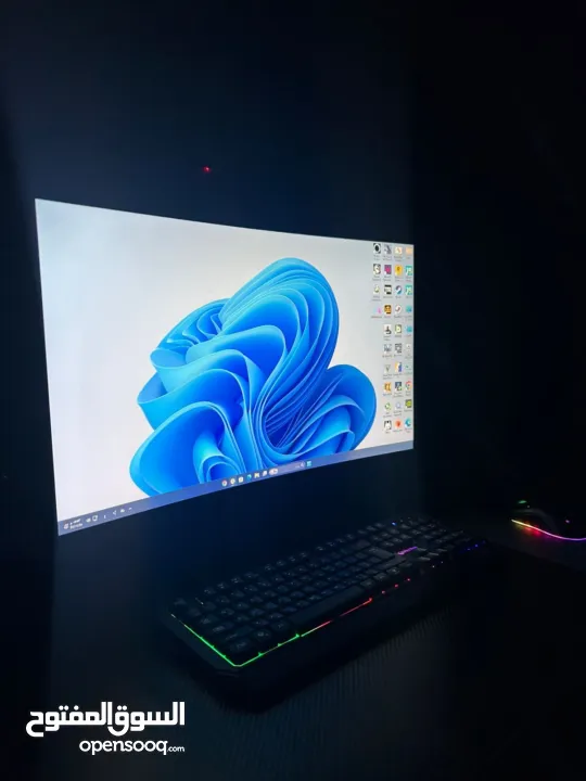 كمبيوتر بيشغل كل الألعاب الحديثة استعمال بسيط