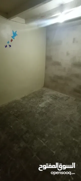 غرفه للإيجار نظيفه مع حمام مستقل ب 50الف ريال يمني