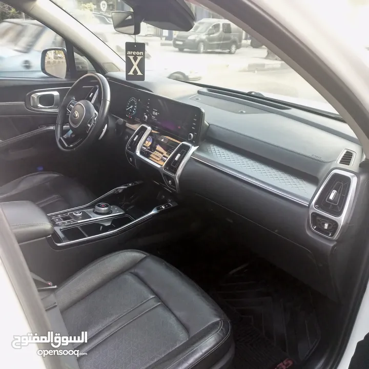 كيا سورنتو بسعر حرق حرق وكاش فل مسكر مع فتحه سقف بانوراما