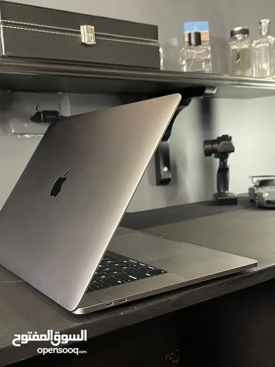 Macbook pro 2016 تتش بار وبصمة