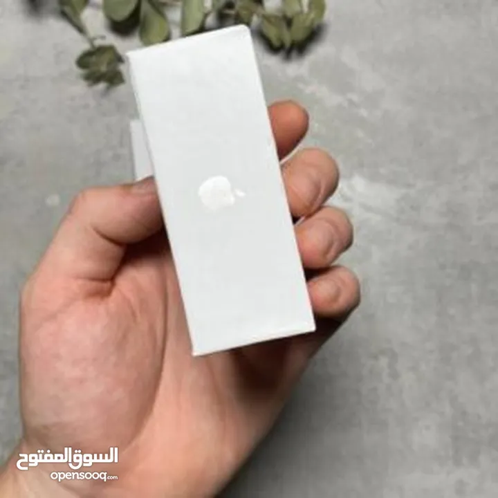 Airpods 4طور من نفسك واسمع تسجيلات. محاضراتك وكتب تطوير الذات او الكورسات اثناء تنقلك، سعر مغري