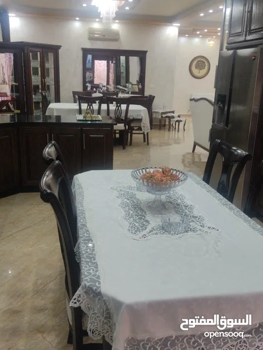 بيت مستقل  4 غرف نوم ماستر روم 4 واجهات حجر بلكونات صالات كراج خزان ماء تدفئه سور حديقه عزل اطلاله ح