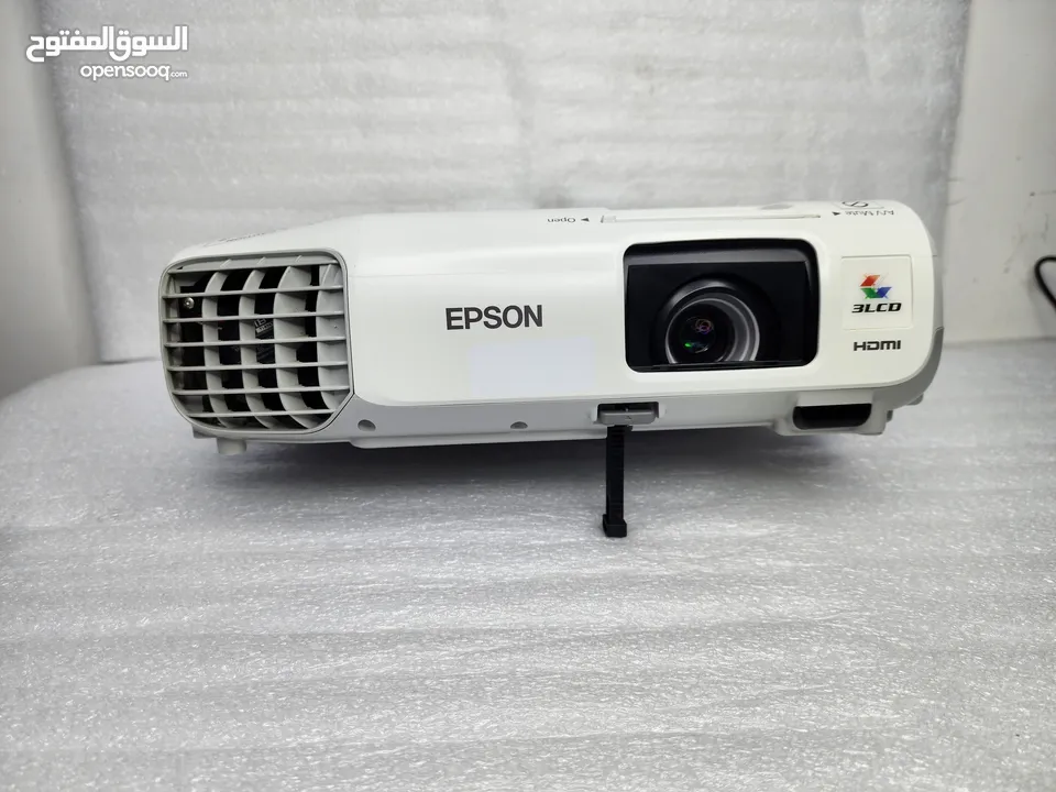 Epson powerlite 98H 2 hdmi ports vGa condition 10/10 power cable only 135 omani riyal