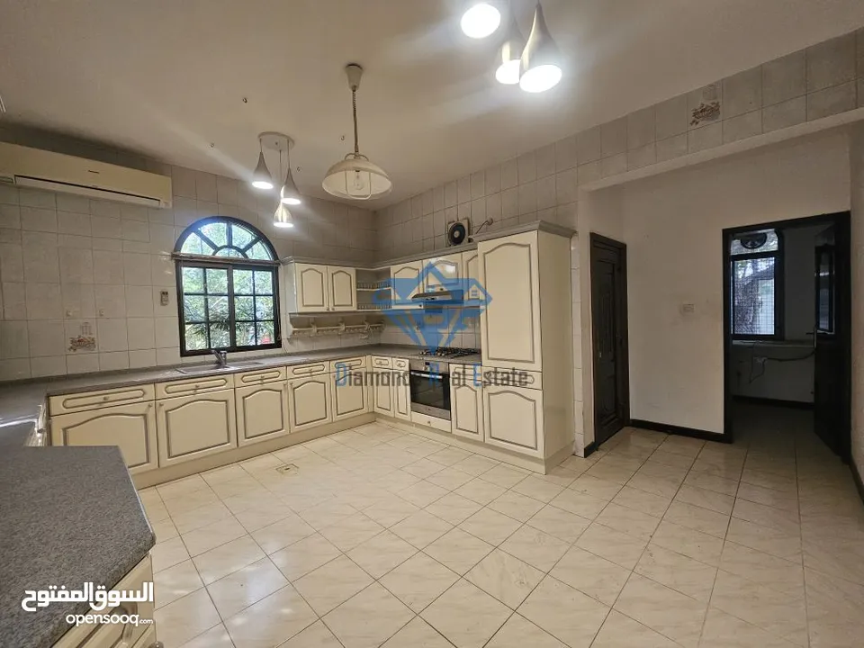 REF1094    Beautiful and spacious 5BR +Maidroom Villa available for rent in shatti qurum