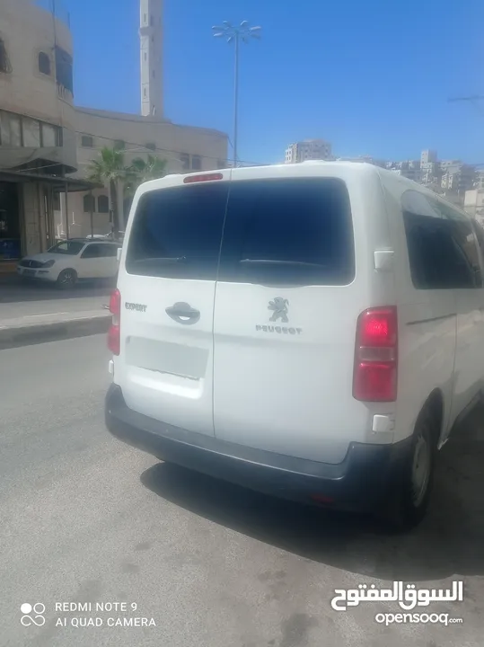 السياره يوجد بها قص مايقارب 10سم من راس الشخصي للشمال ولايوجد اي خلل اخر